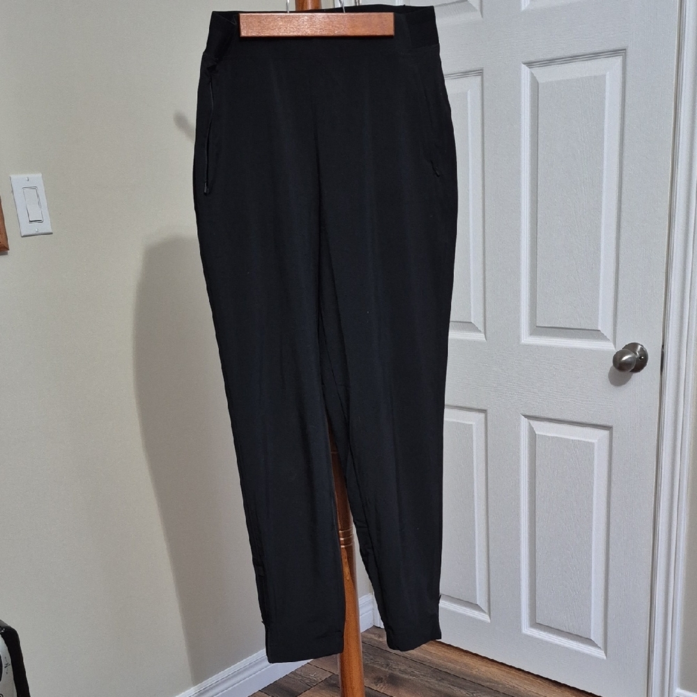 ATHLETA joggers, black, elastic waist, zippers at ankles, Relaxed Fit, 8T